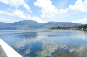 Singkarak Lake, the Best Spot to Enjoy Natural Beauty While Enjoying Culinary in Padang